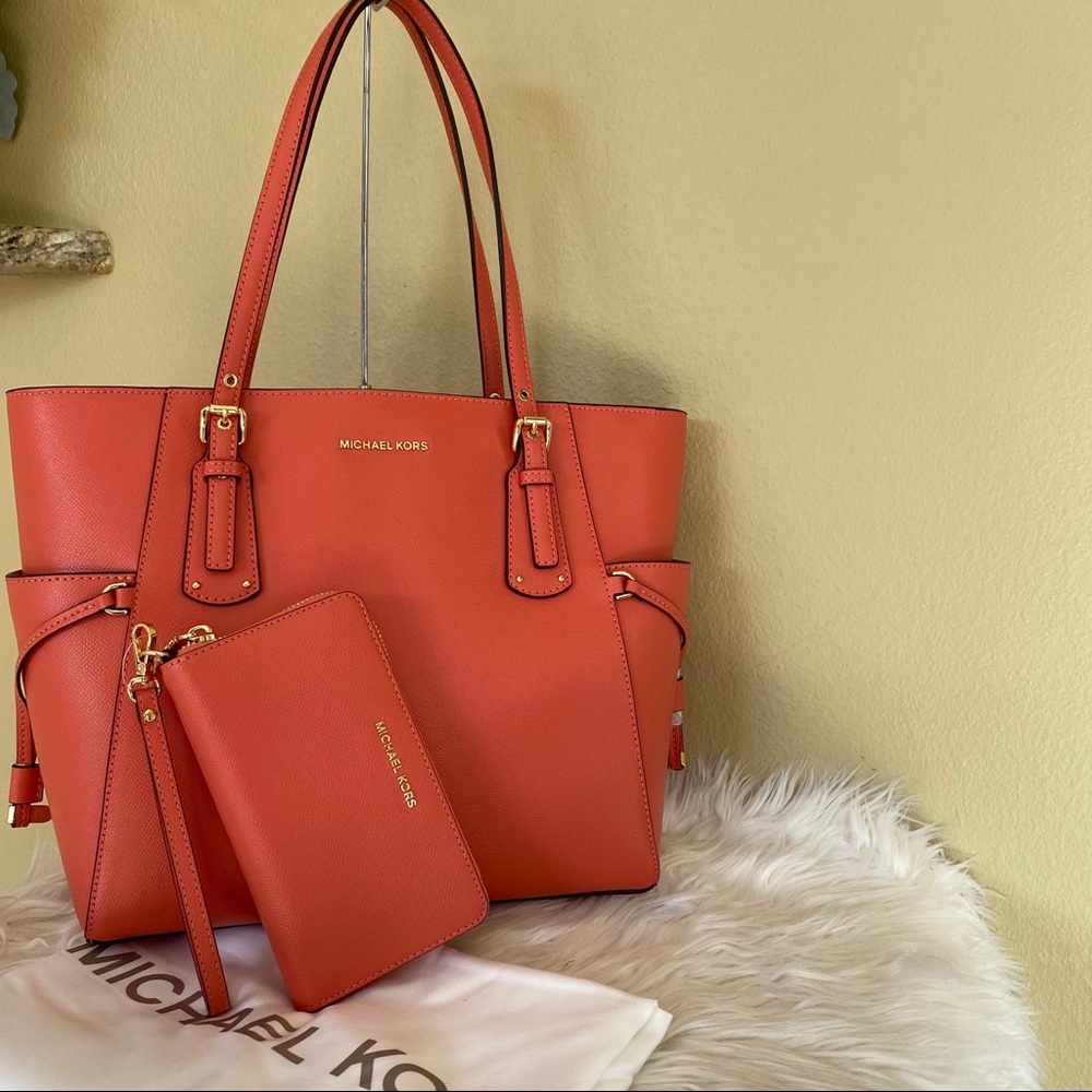 Michael Kors jet set voyager shoulder tote &wallet - Picture 4 of 15